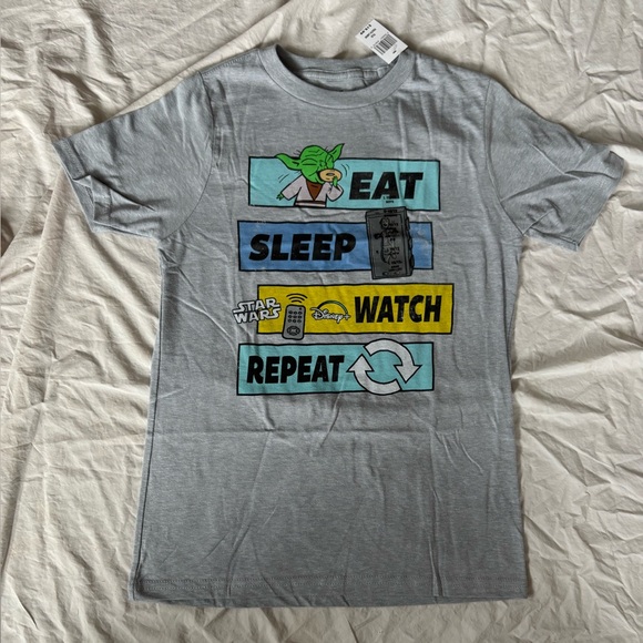 Disney Parks Brand New NWT Star Wars Gray Graphic T-Shirt Kids Large 10/12 - Picture 1 of 4